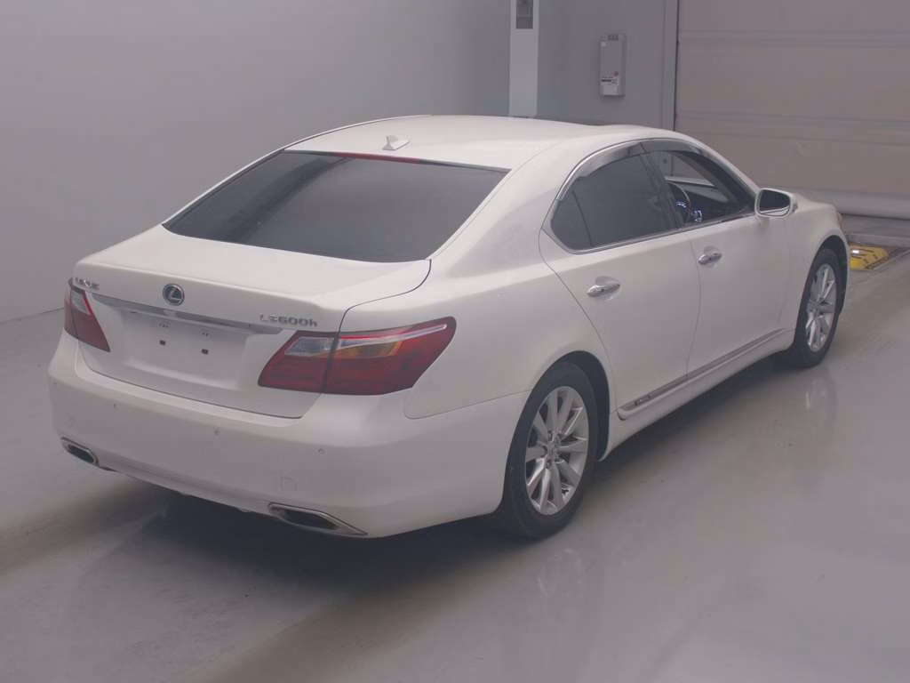 LEXUS LS600H