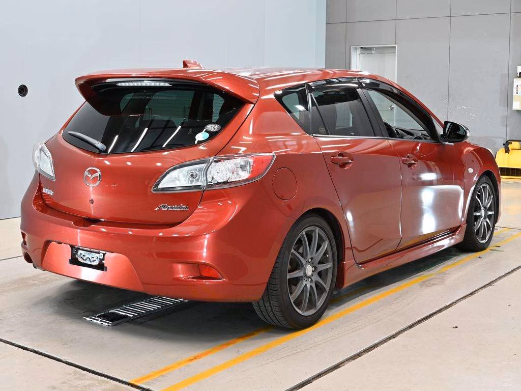 MAZDA AXELA