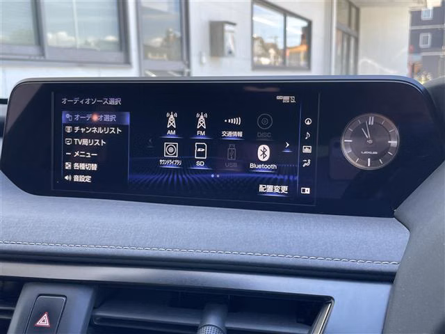 LEXUS UX200