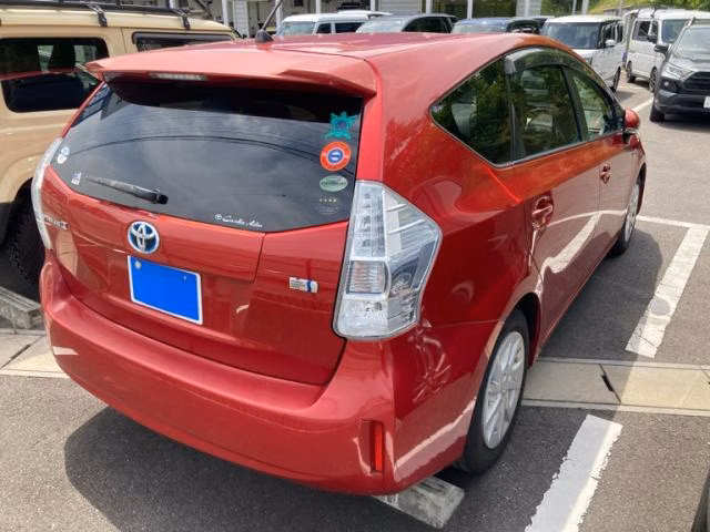 TOYOTA PRIUS ALPHA