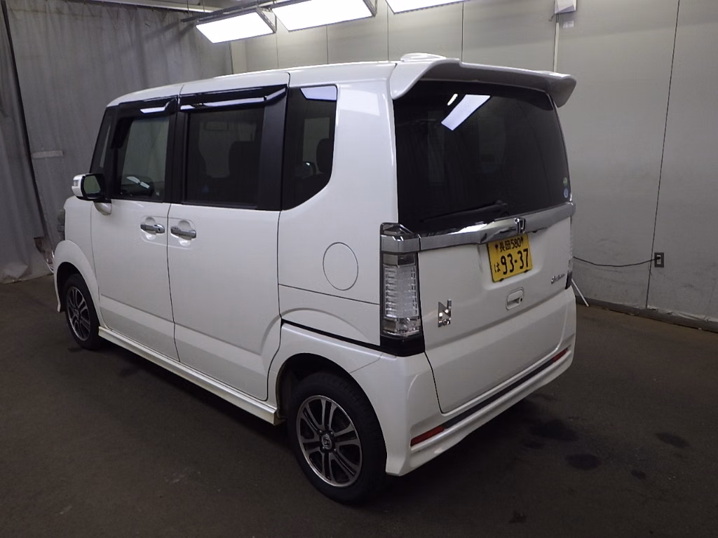 HONDA N-BOX