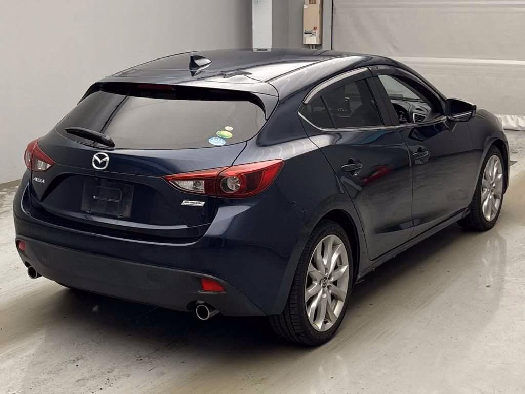 MAZDA AXELA