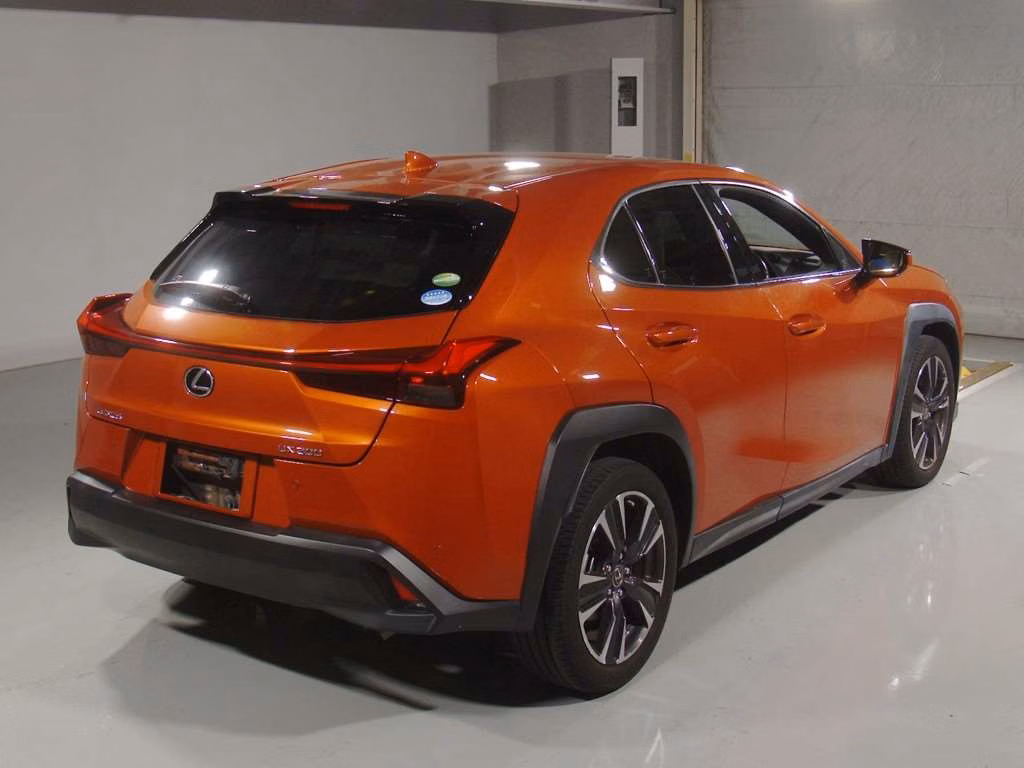 LEXUS UX200
