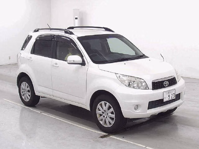 TOYOTA RUSH