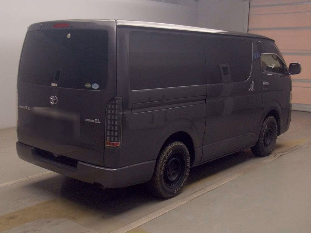 TOYOTA REGIUS ACE