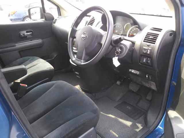 NISSAN LAFESTA