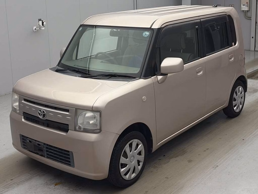TOYOTA PIXIS SPACE