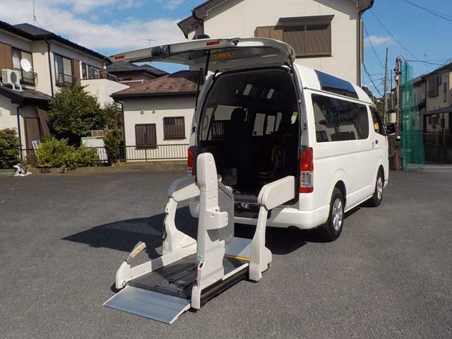 TOYOTA REGIUS ACE