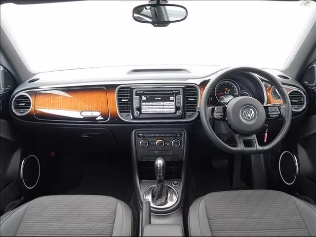 VOLKSWAGEN BEETLE