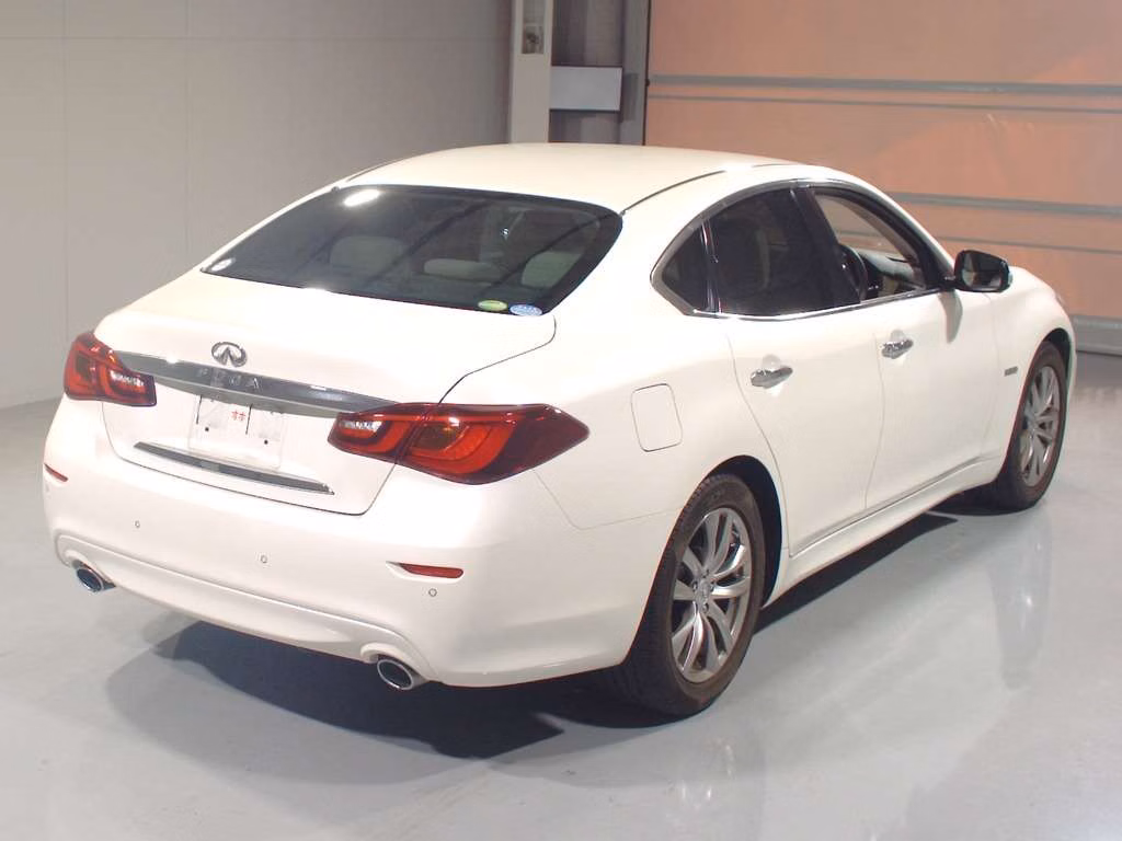 NISSAN FUGA