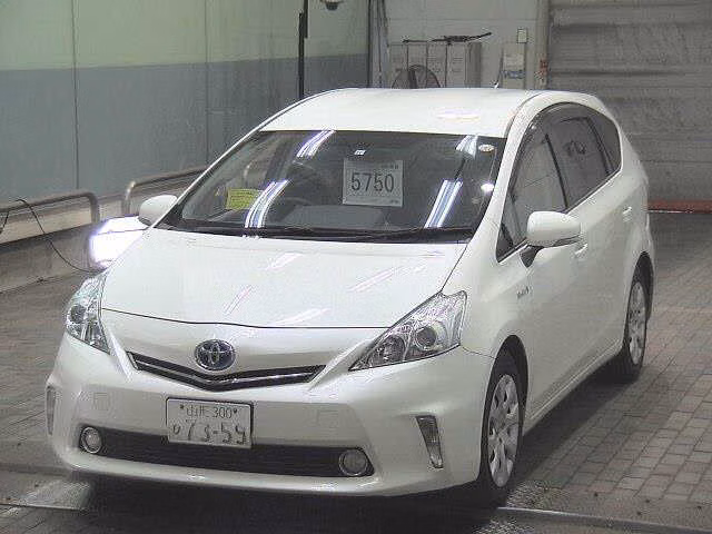 TOYOTA PRIUS ALPHA