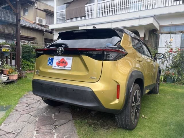TOYOTA YARIS CROSS