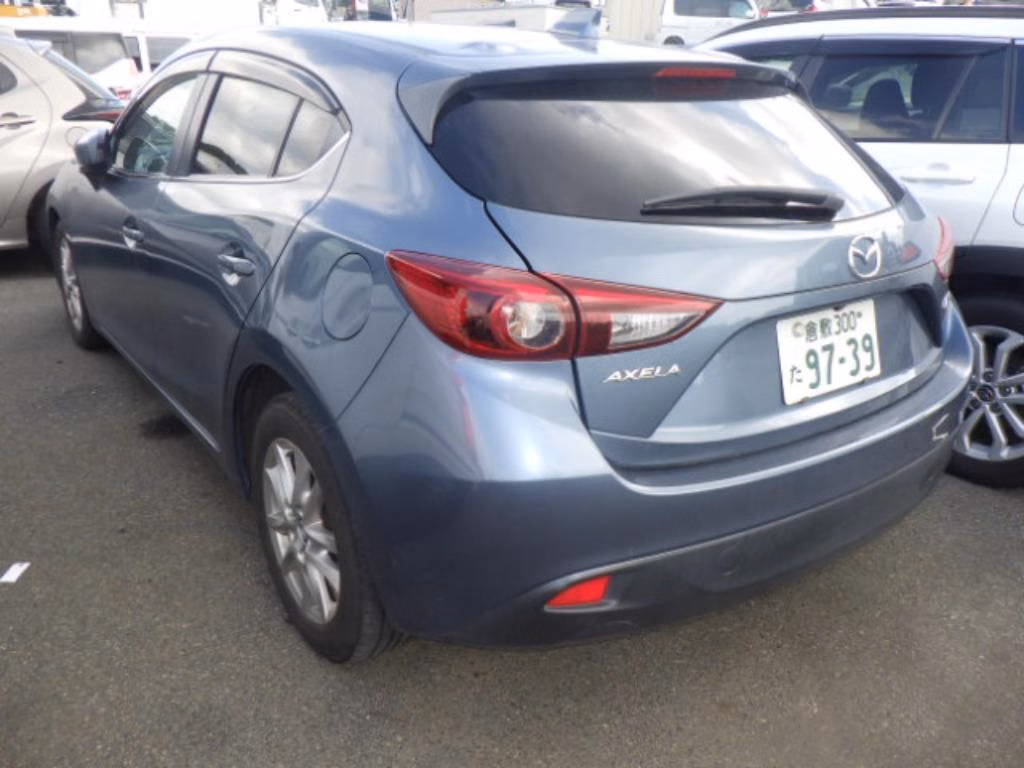 MAZDA AXELA