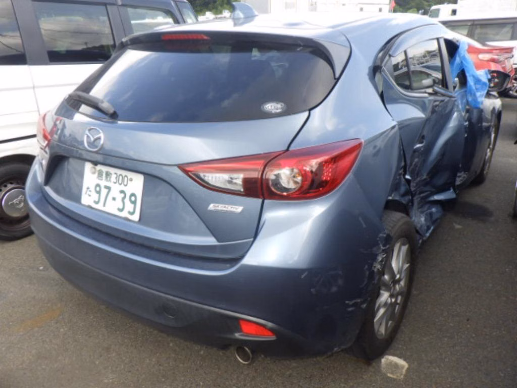 MAZDA AXELA