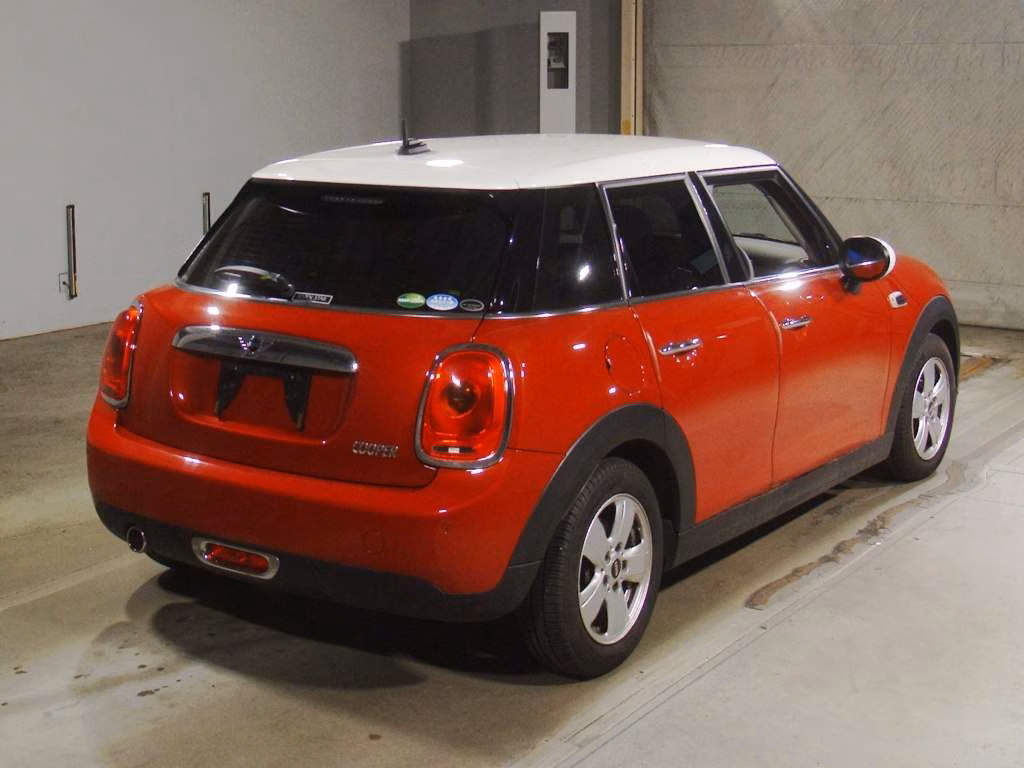 MINI HATCH