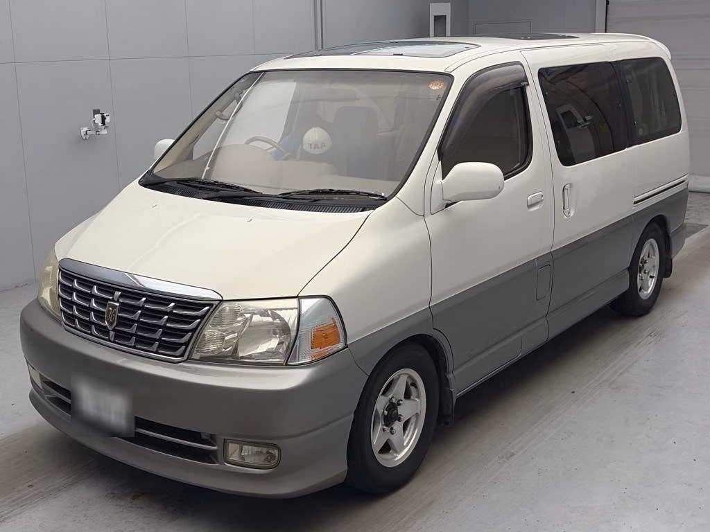 TOYOTA GRAND HIACE