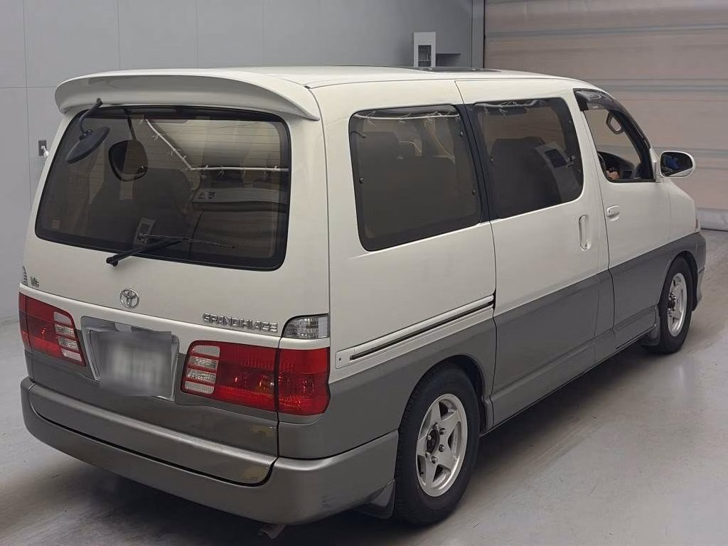 TOYOTA GRAND HIACE