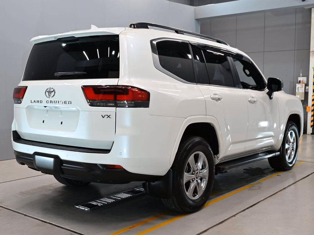 TOYOTA LAND CRUISER