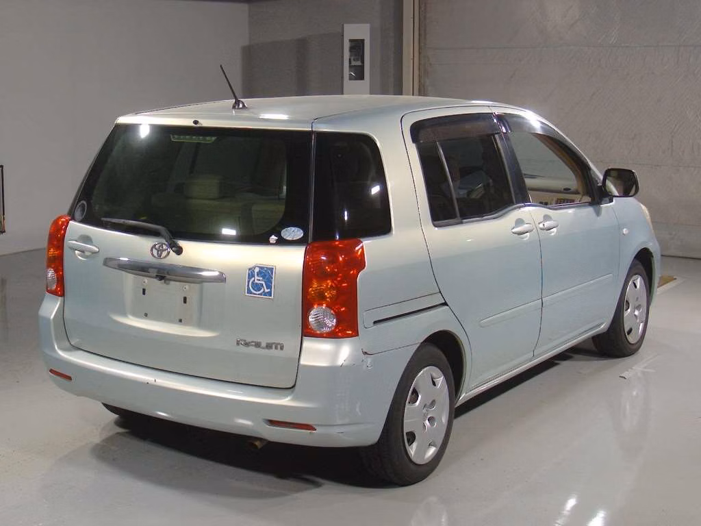 TOYOTA RAUM