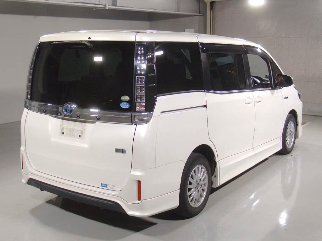 TOYOTA VOXY