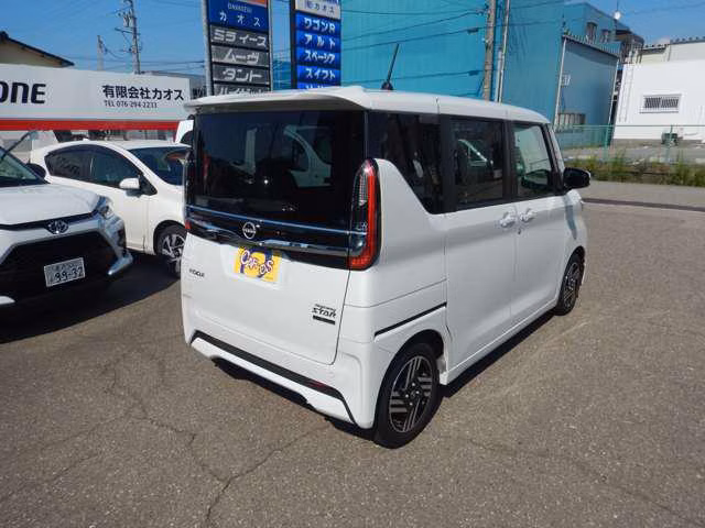 NISSAN ROOX