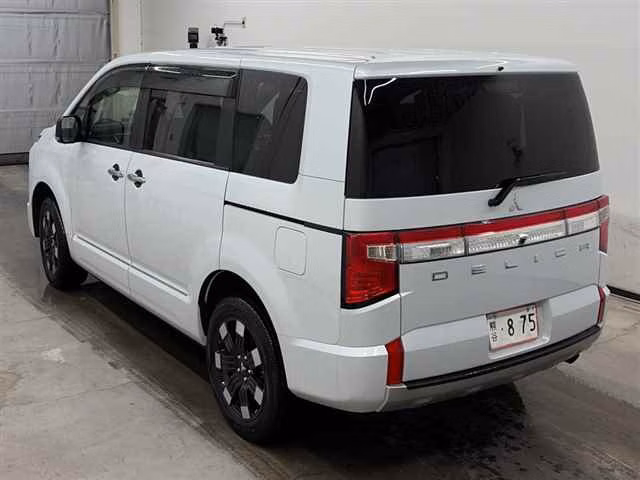 MITSUBISHI DELICA D:5