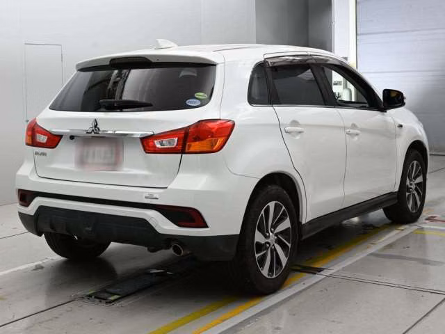 MITSUBISHI RVR