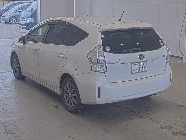 TOYOTA PRIUS ALPHA