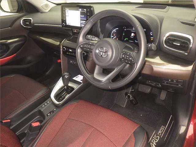 TOYOTA YARIS CROSS