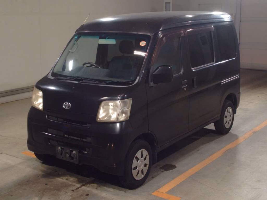TOYOTA PIXIS VAN