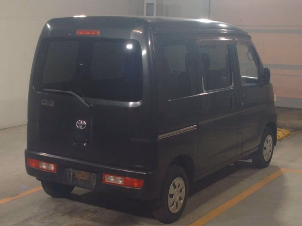TOYOTA PIXIS VAN
