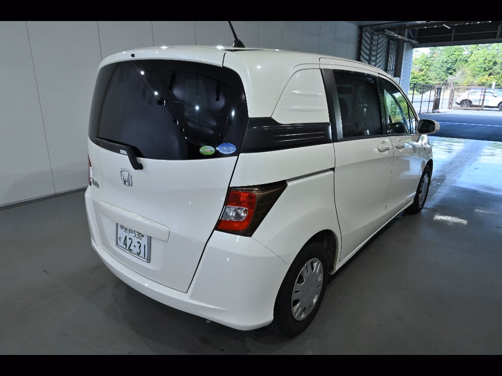HONDA FREED SPIKE