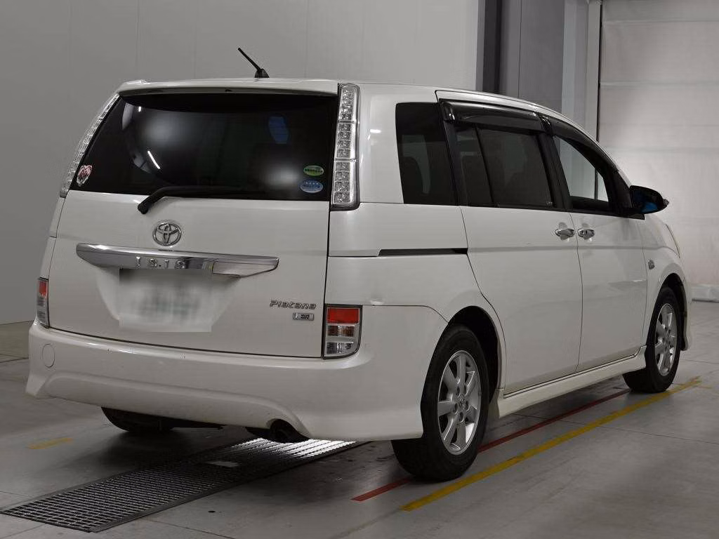 TOYOTA ISIS