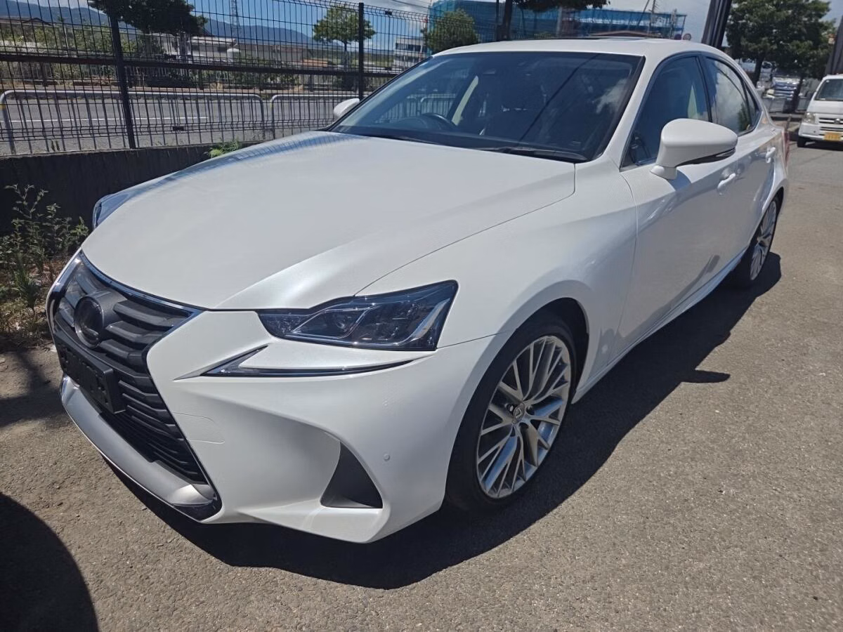 Lexus IS300h
