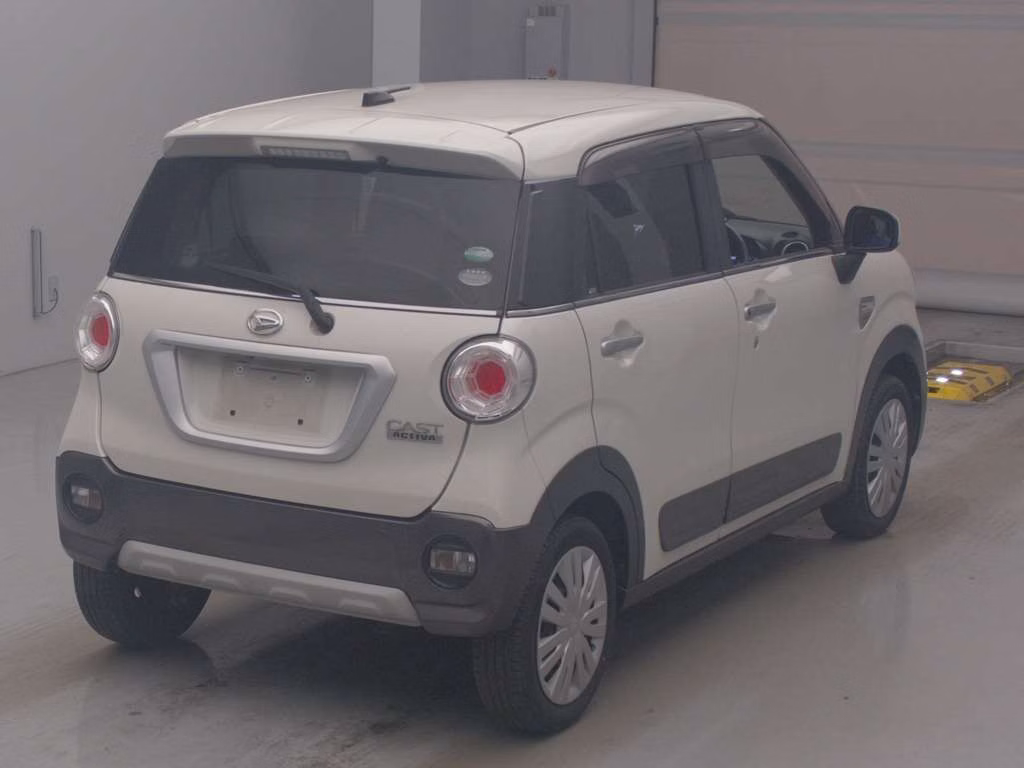 DAIHATSU CAST