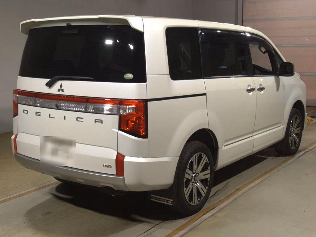 MITSUBISHI DELICA D:5