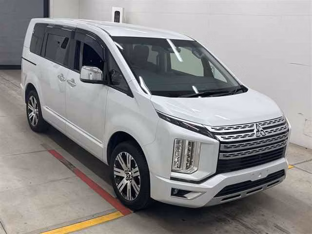 MITSUBISHI DELICA D:5