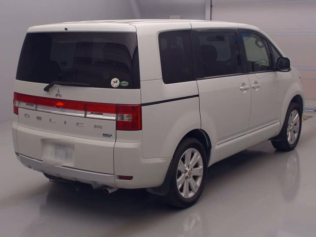 MITSUBISHI DELICA D:5