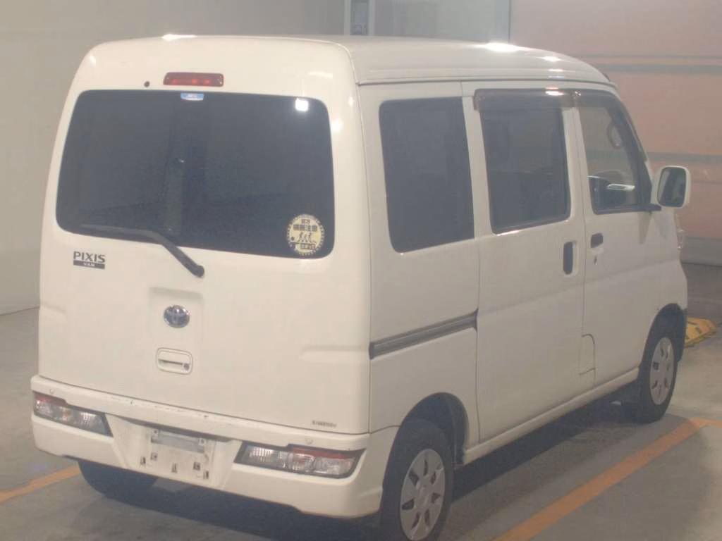 TOYOTA PIXIS VAN