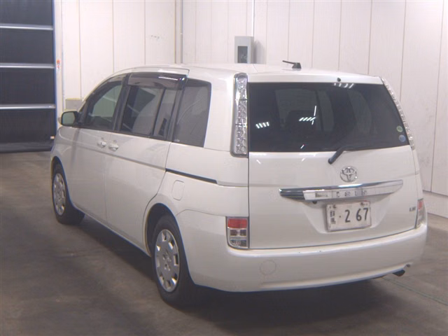 TOYOTA ISIS