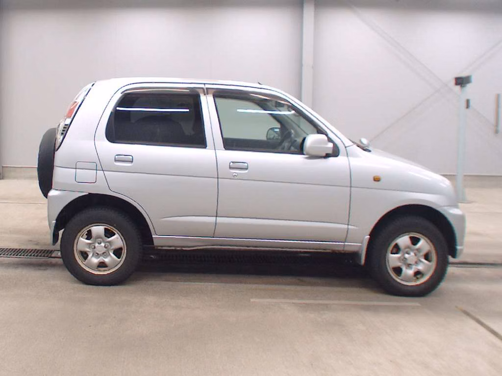 DAIHATSU TERIOS KID