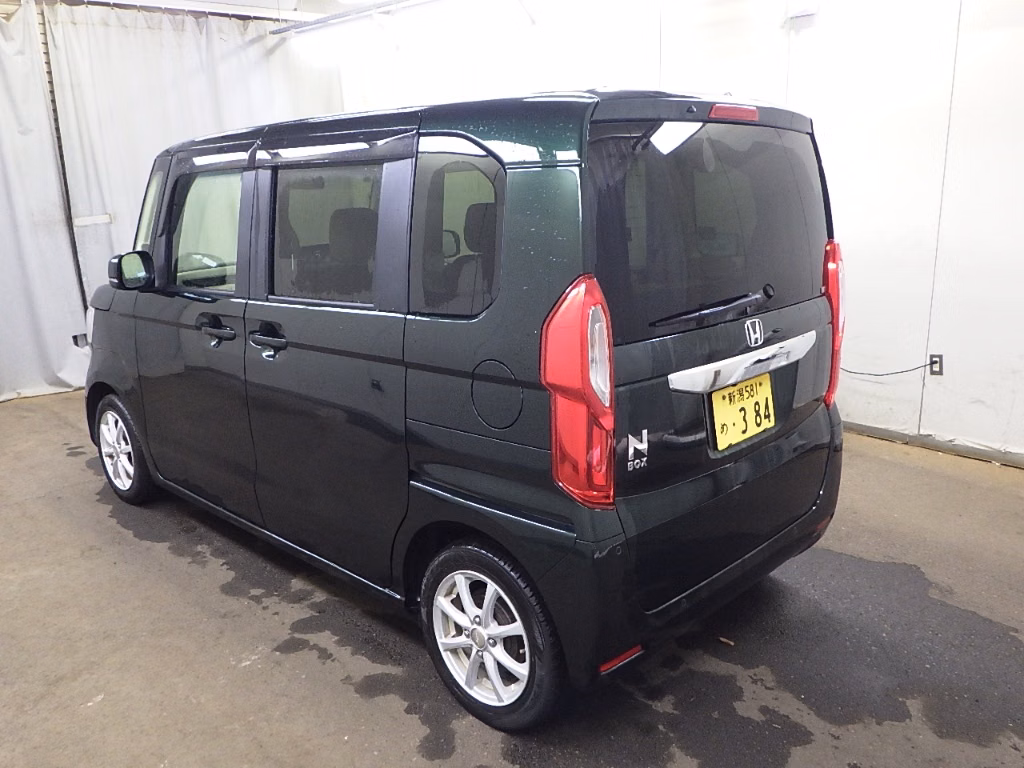 HONDA N-BOX