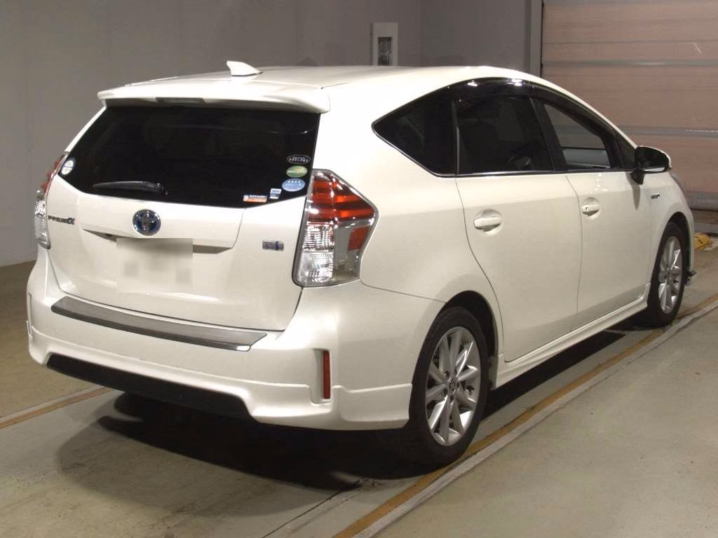 TOYOTA PRIUS ALPHA