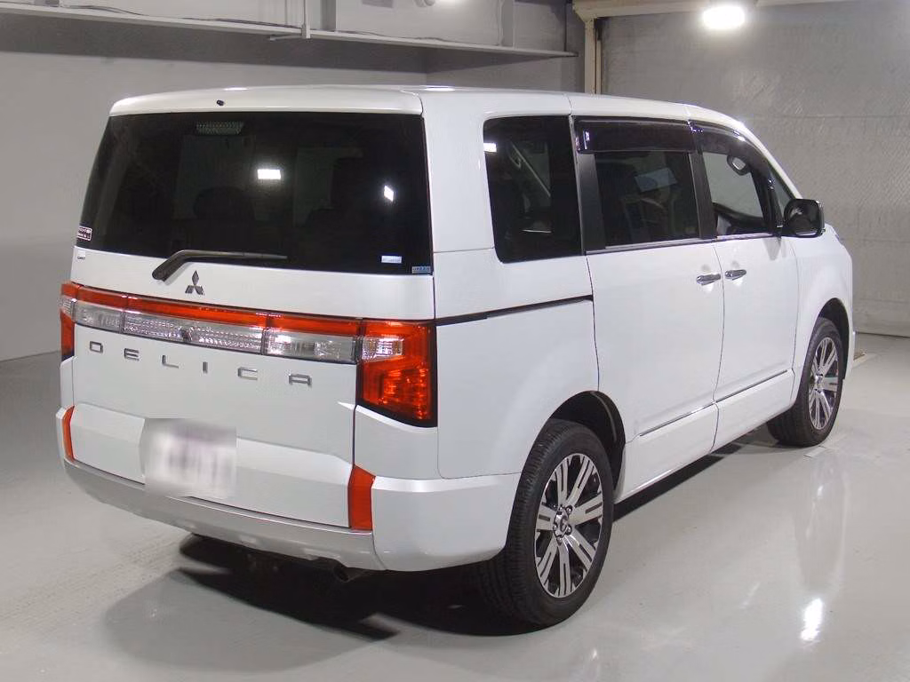 MITSUBISHI DELICA D:5