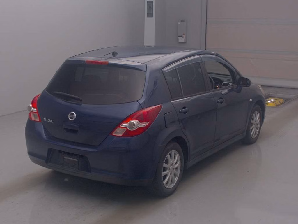 NISSAN TIIDA
