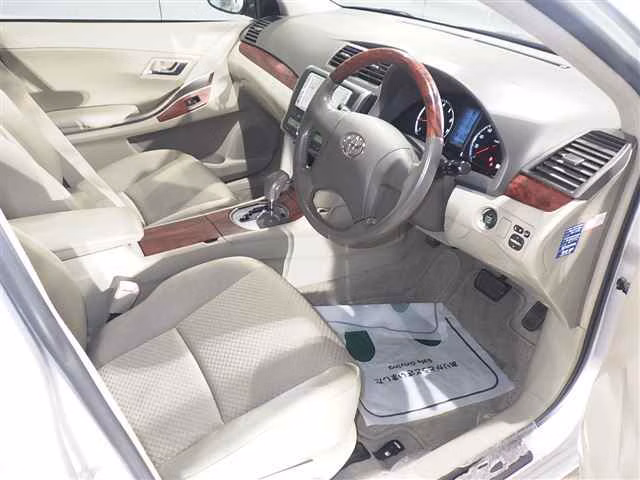 TOYOTA PREMIO
