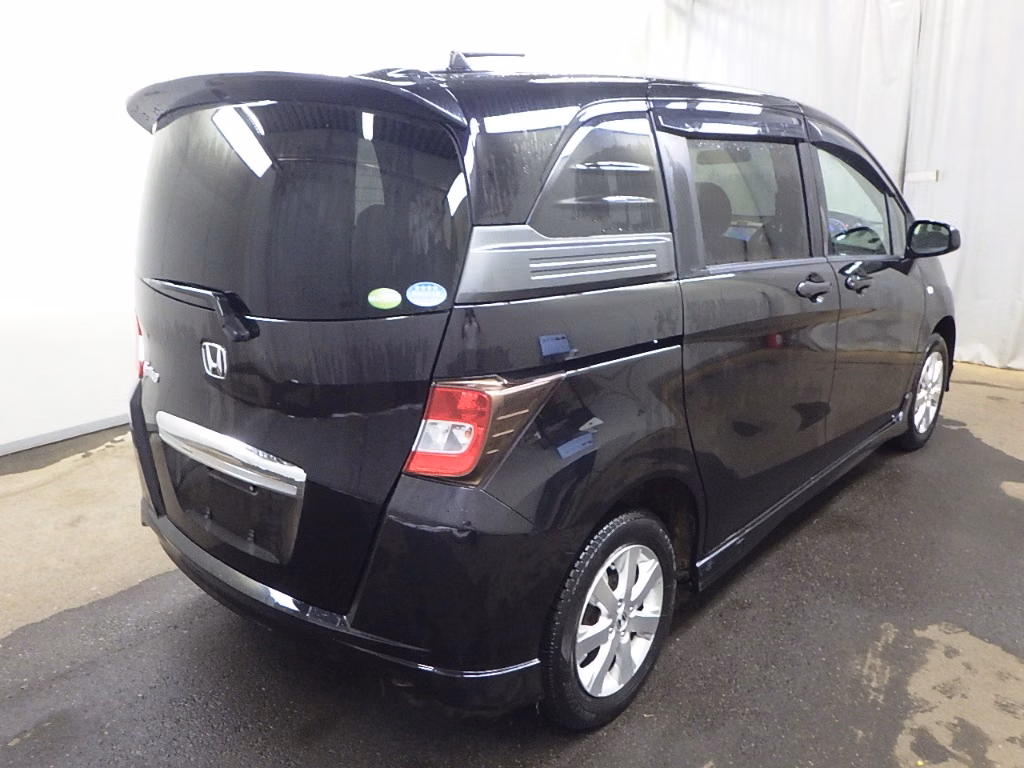 HONDA FREED SPIKE