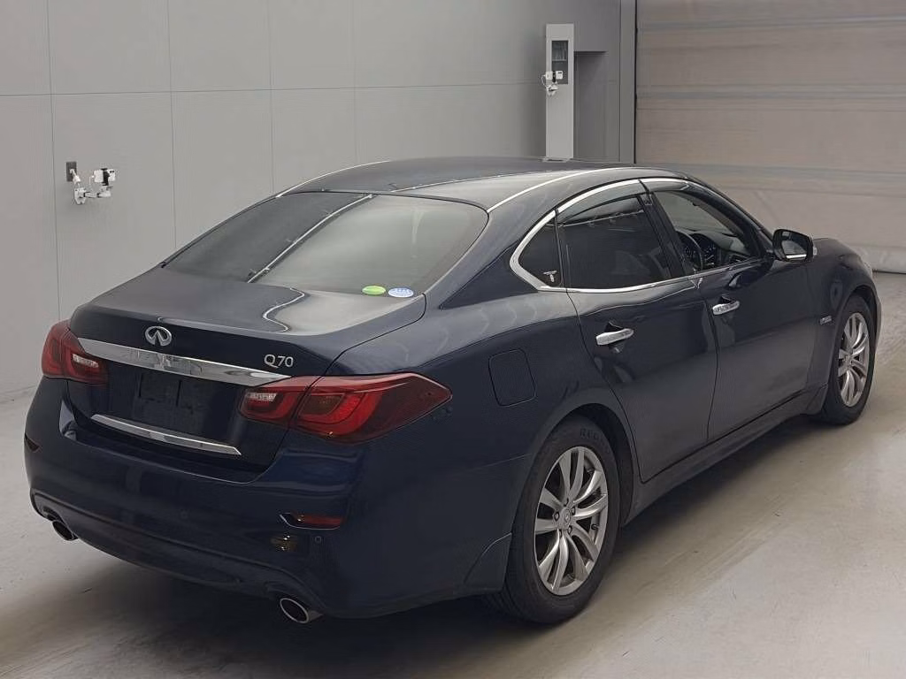 NISSAN FUGA