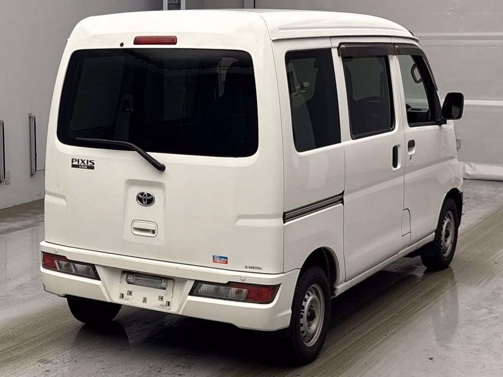 TOYOTA PIXIS VAN