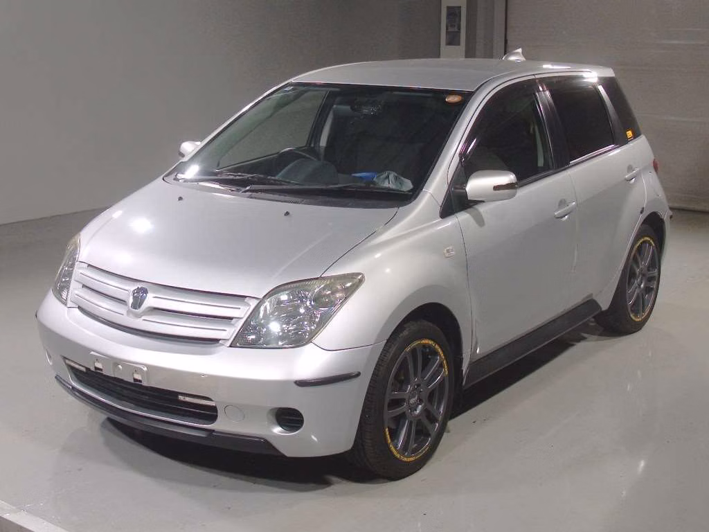 TOYOTA IST